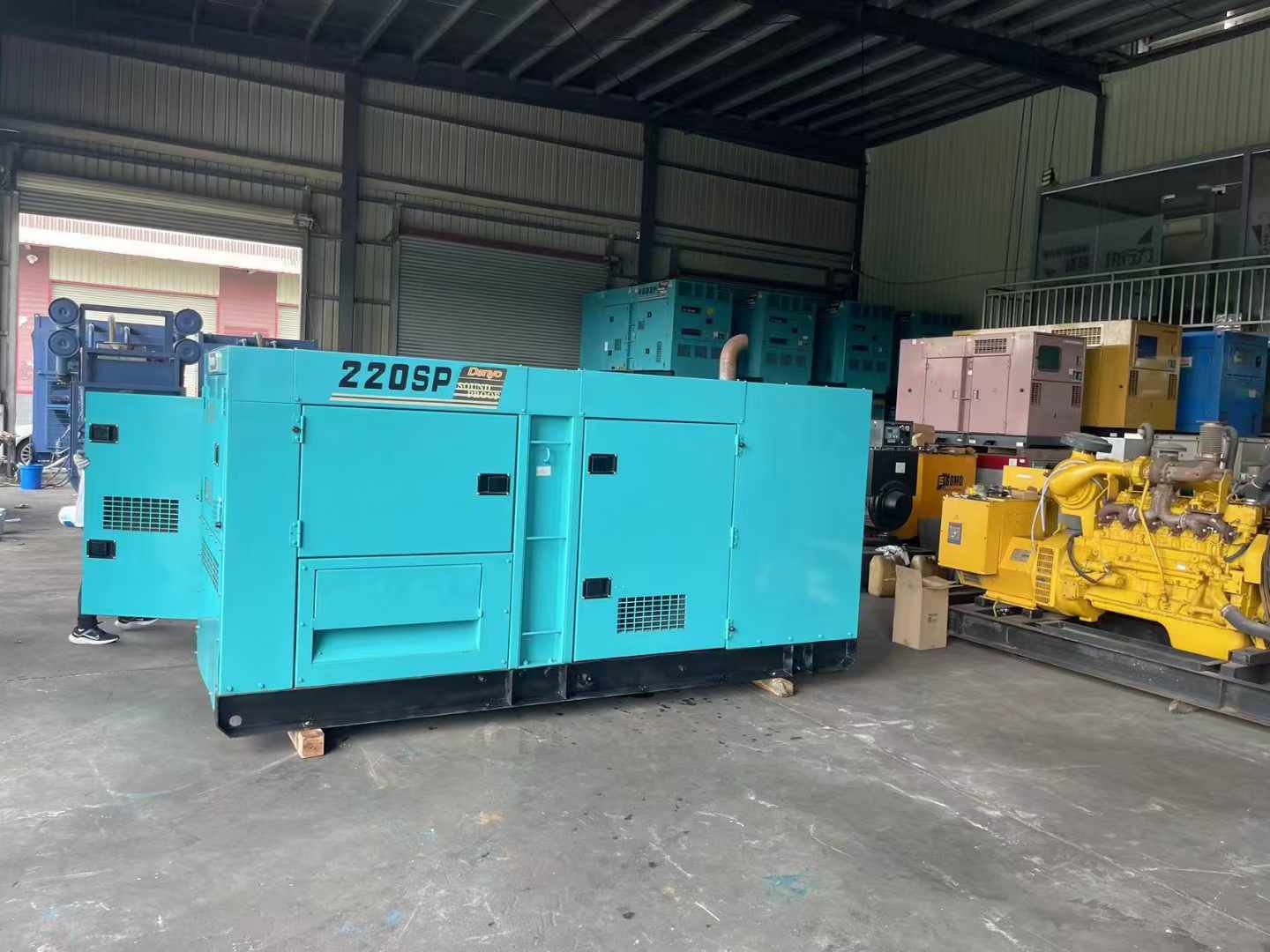 阳日镇800kW 柴油发电机的输出电流波动范围是多少？