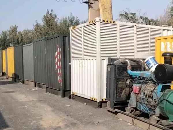 阳日镇200KW柴油发电机机组每小时油耗是多少?